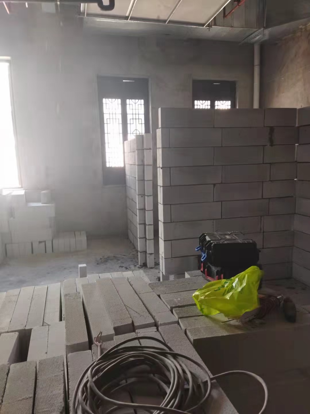 轻质砖隔墙施工场景 3